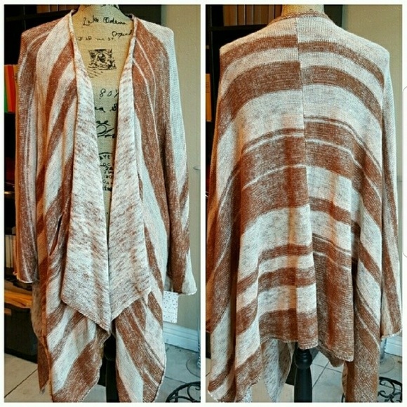 Free People Oversized Poncho - Picture 5 of 6
